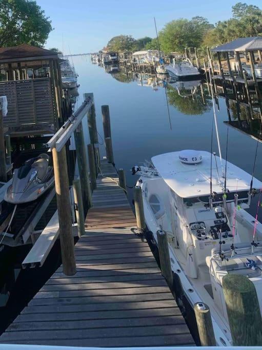 Exclusive Canal Home & Dock In Gulf Breeze Extérieur photo