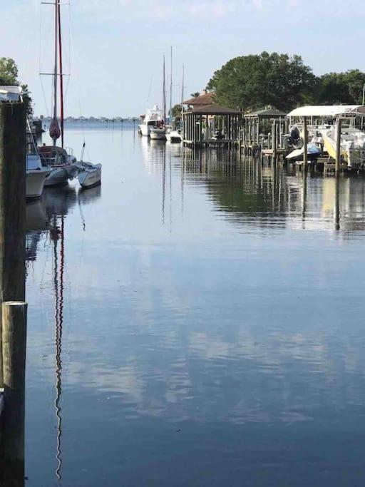 Exclusive Canal Home & Dock In Gulf Breeze Extérieur photo