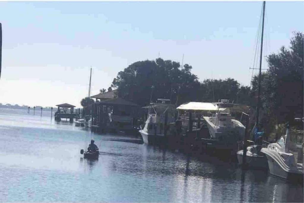 Exclusive Canal Home & Dock In Gulf Breeze Extérieur photo