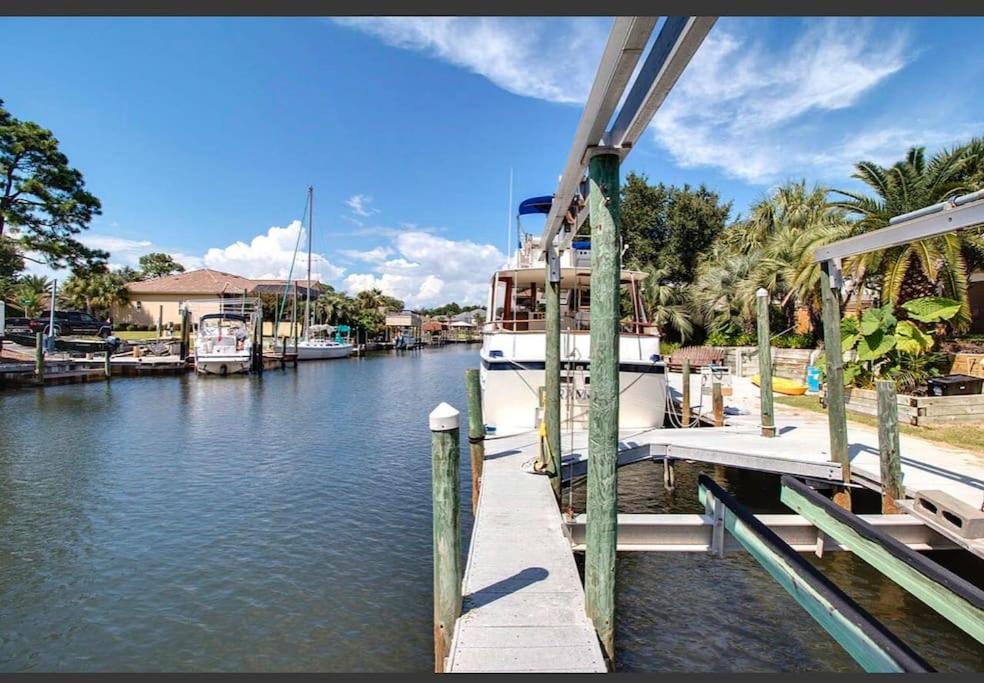 Exclusive Canal Home & Dock In Gulf Breeze Extérieur photo